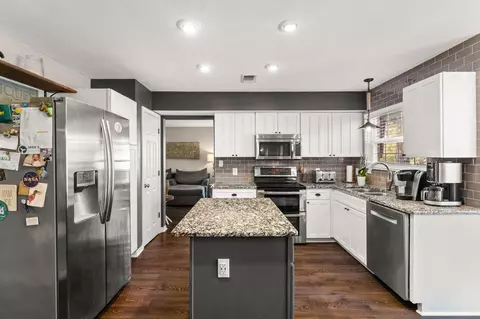 Kitchen - 110 Rodney Dr, Freeport, FL 32439 photo 3 of 4