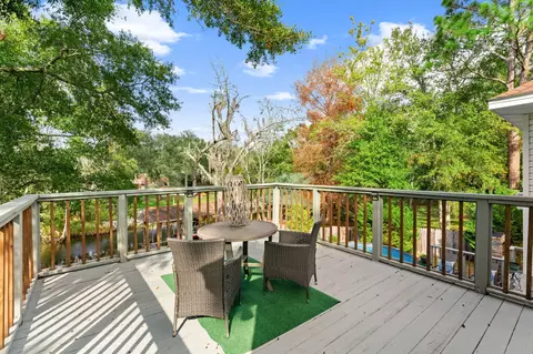 Exterior - 110 Rodney Dr, Freeport, FL 32439 photo 6 of 15