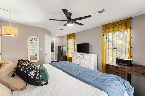 Bedroom - 110 Rodney Dr, Freeport, FL 32439 photo 7 of 7