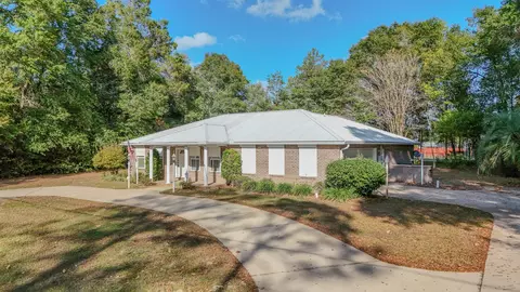 314 Lakeview Dr, Defuniak Springs, FL 32433