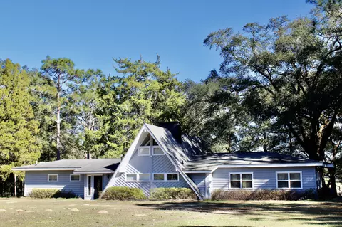 103 Pretty Pond Ln, Defuniak Springs, FL 32433