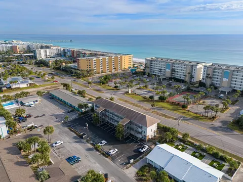 304 Barracuda Ave #202, Fort Walton Beach, FL 32548