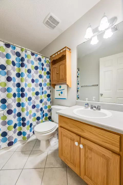 Bath - 538 Tikell Dr, Crestview, FL 32536 photo 2 of 3