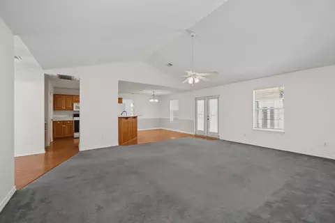Living - 538 Tikell Dr, Crestview, FL 32536 photo 3 of 7