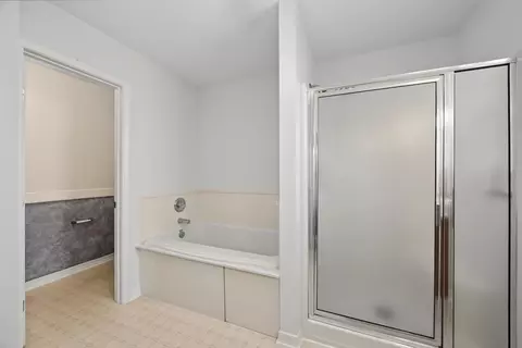 Bath - 538 Tikell Dr, Crestview, FL 32536 photo 4 of 5