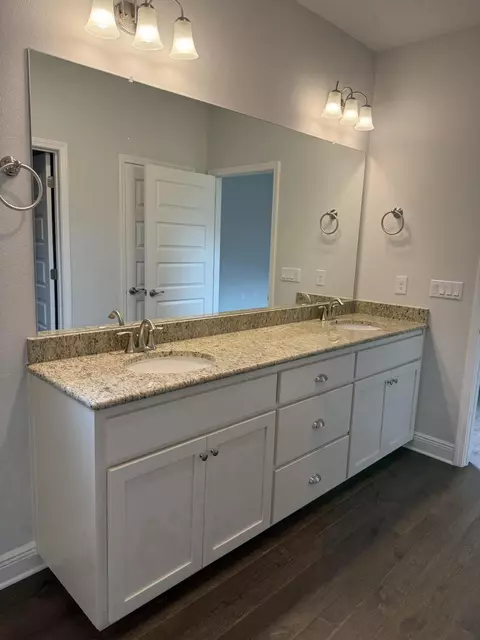 Bath - 185 Ridgeway Cir, Crestview, FL 32536 photo 4 of 5