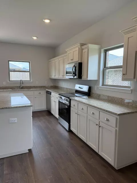 Kitchen - 185 Ridgeway Cir, Crestview, FL 32536 photo 1 of 2