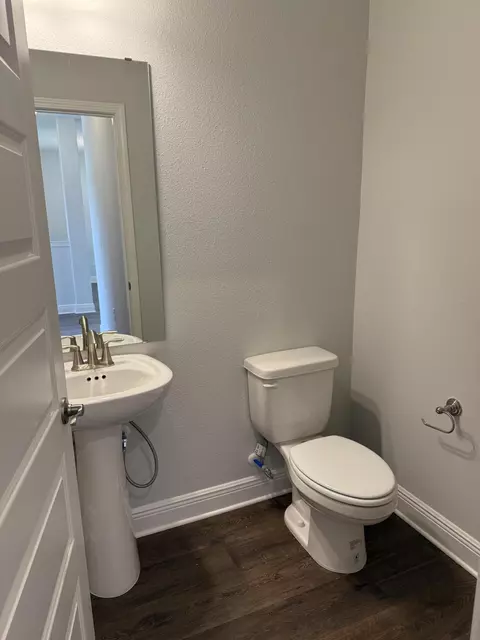 Bath - 185 Ridgeway Cir, Crestview, FL 32536 photo 1 of 5