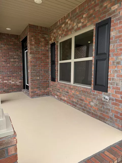 Exterior - 185 Ridgeway Cir, Crestview, FL 32536 photo 1 of 3