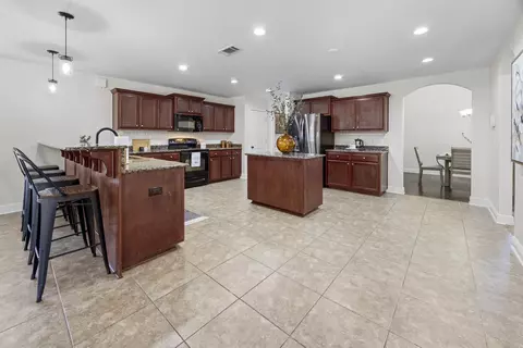 Kitchen - 2392 Agerton St, Crestview, FL 32536 photo 2 of 4