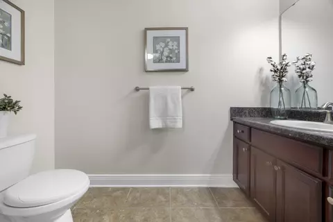 Bath - 2392 Agerton St, Crestview, FL 32536 photo 2 of 8