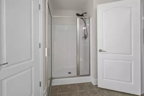 Bath - 2392 Agerton St, Crestview, FL 32536 photo 5 of 8