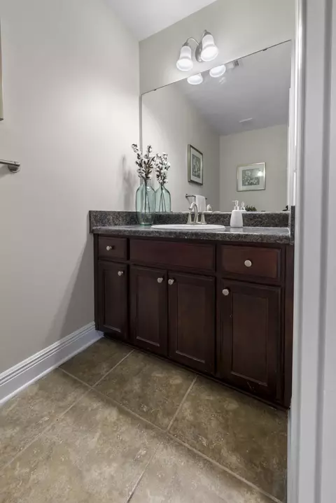 Bath - 2392 Agerton St, Crestview, FL 32536 photo 1 of 8