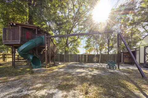 Exterior - 2392 Agerton St, Crestview, FL 32536 photo 15 of 15