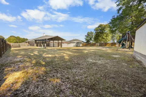 Exterior - 2392 Agerton St, Crestview, FL 32536 photo 12 of 15