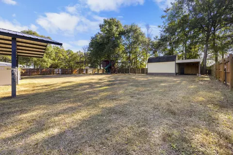Exterior - 2392 Agerton St, Crestview, FL 32536 photo 11 of 15