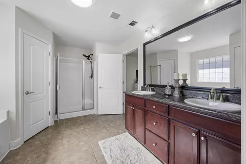 Bath - 2392 Agerton St, Crestview, FL 32536 photo 3 of 8