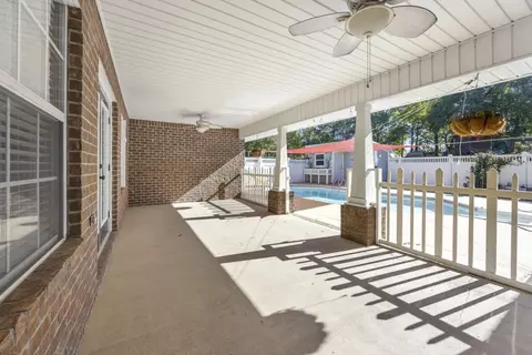 Exterior - 2392 Agerton St, Crestview, FL 32536 photo 4 of 15
