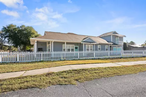 722 Kelly St, Destin, FL 32541