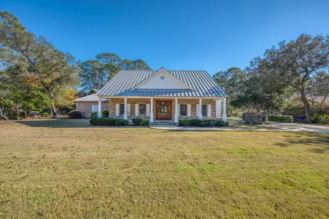 801 Weeden Island Dr, Niceville, FL 32578