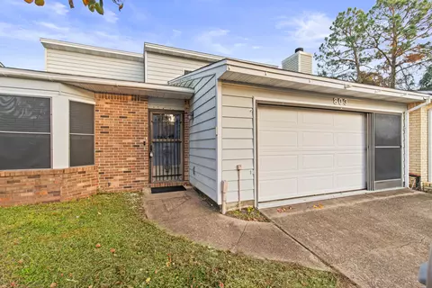 803 Holbrook Cir, Fort Walton Beach, FL 32547