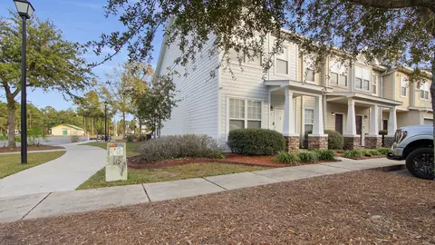 17 S Sand Palm Rd, Freeport, FL 32439