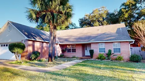 855 Mande Ct, Shalimar, FL 32579
