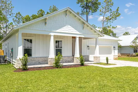 61 E Grizzly St, Freeport, FL 32439