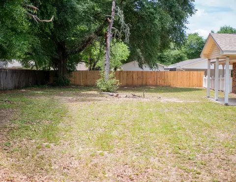 Exterior - 5496 Monterrey Rd, Crestview, FL 32539 photo 2 of 2