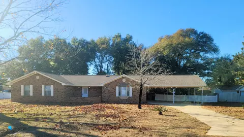 5496 Monterrey Rd, Crestview, FL 32539