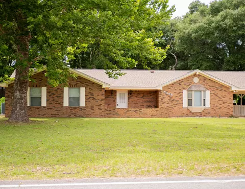 5496 Monterrey Rd, Crestview, FL 32539