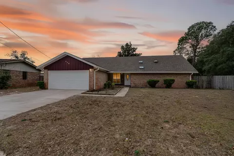 820 Laurel Dr, Fort Walton Beach, FL 32547