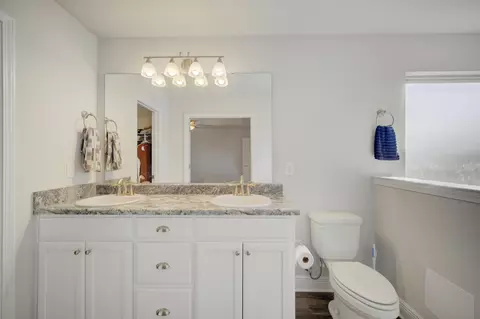 Bath - 2045 Broad St, Crestview, FL 32536 photo 1 of 4