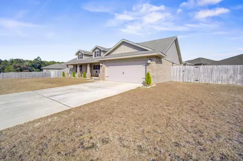 Exterior - 2045 Broad St, Crestview, FL 32536 photo 3 of 7