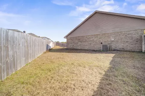 Exterior - 2045 Broad St, Crestview, FL 32536 photo 6 of 7
