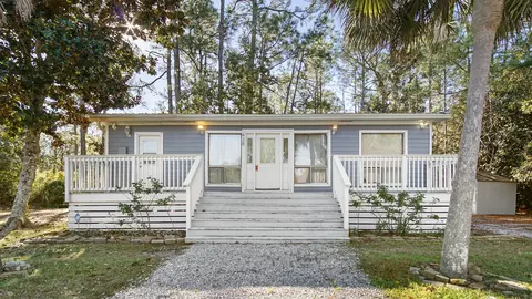 438 E Nursery Rd, Santa Rosa Beach, FL 32459