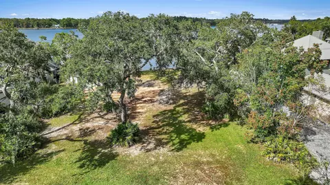 448 Holly Point Rd, Freeport, FL 32439 photo 2