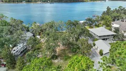 448 Holly Point Rd, Freeport, FL 32439 photo 3