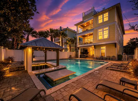 71 Dolphin St, Destin, FL 32541