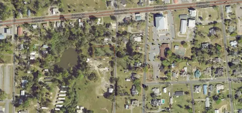 736 2nd St, Chipley, FL 32428 photo 2