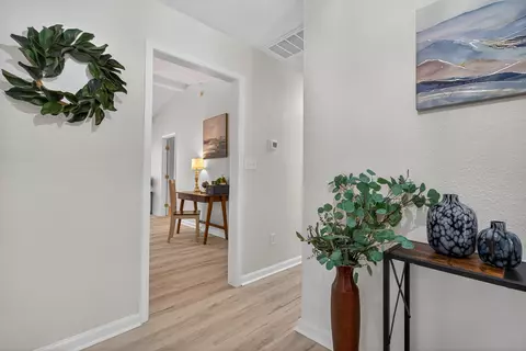 Entry Way - 4297 Edge Perry Rd, Crestview, FL 32539 photo 5 of 10