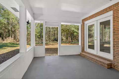 Exterior - 4297 Edge Perry Rd, Crestview, FL 32539 photo 5 of 12