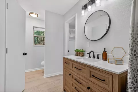 Bath - 4297 Edge Perry Rd, Crestview, FL 32539 photo 6 of 6