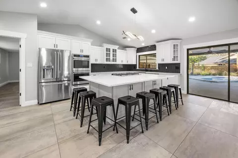633 NE Merioneth Dr, Fort Walton Beach, FL 32547