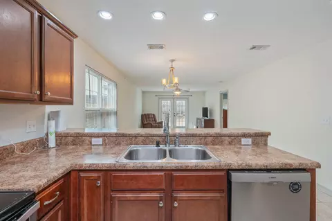 Kitchen - 407 Eisenhower Dr, Crestview, FL 32539 photo 2 of 3