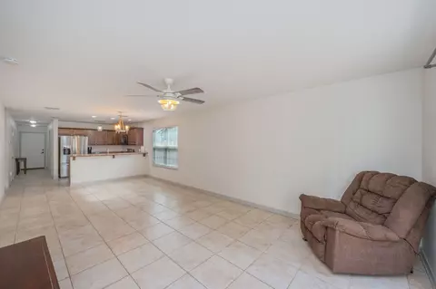Living - 407 Eisenhower Dr, Crestview, FL 32539 photo 3 of 3