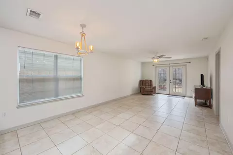 Living - 407 Eisenhower Dr, Crestview, FL 32539 photo 1 of 3