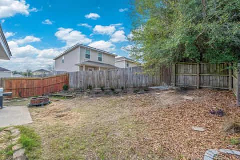 Exterior - 407 Eisenhower Dr, Crestview, FL 32539 photo 2 of 2
