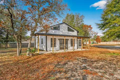 105 E Renoir Rd, Defuniak Springs, FL 32433