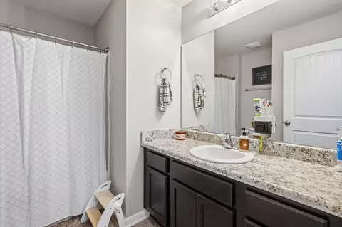 Bath - 3015 Raven Ln, Crestview, FL 32539 photo 2 of 3